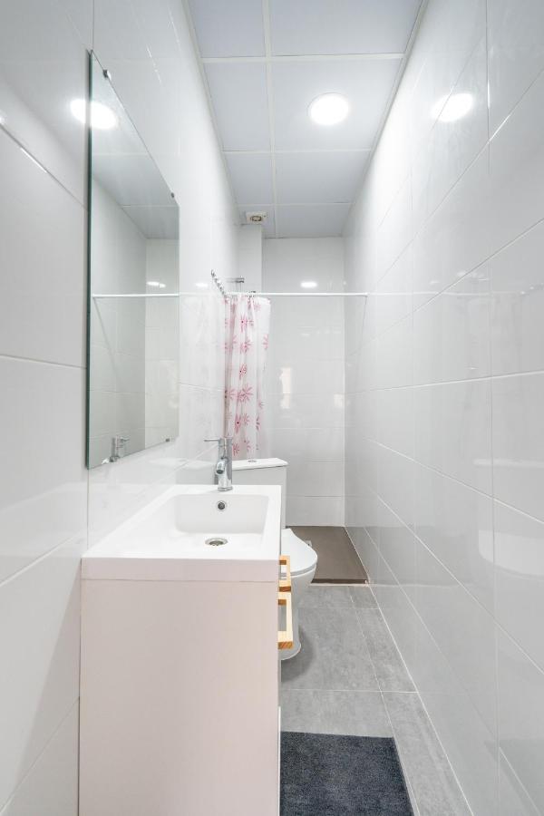 Standard Single Room with Shared Bathroom