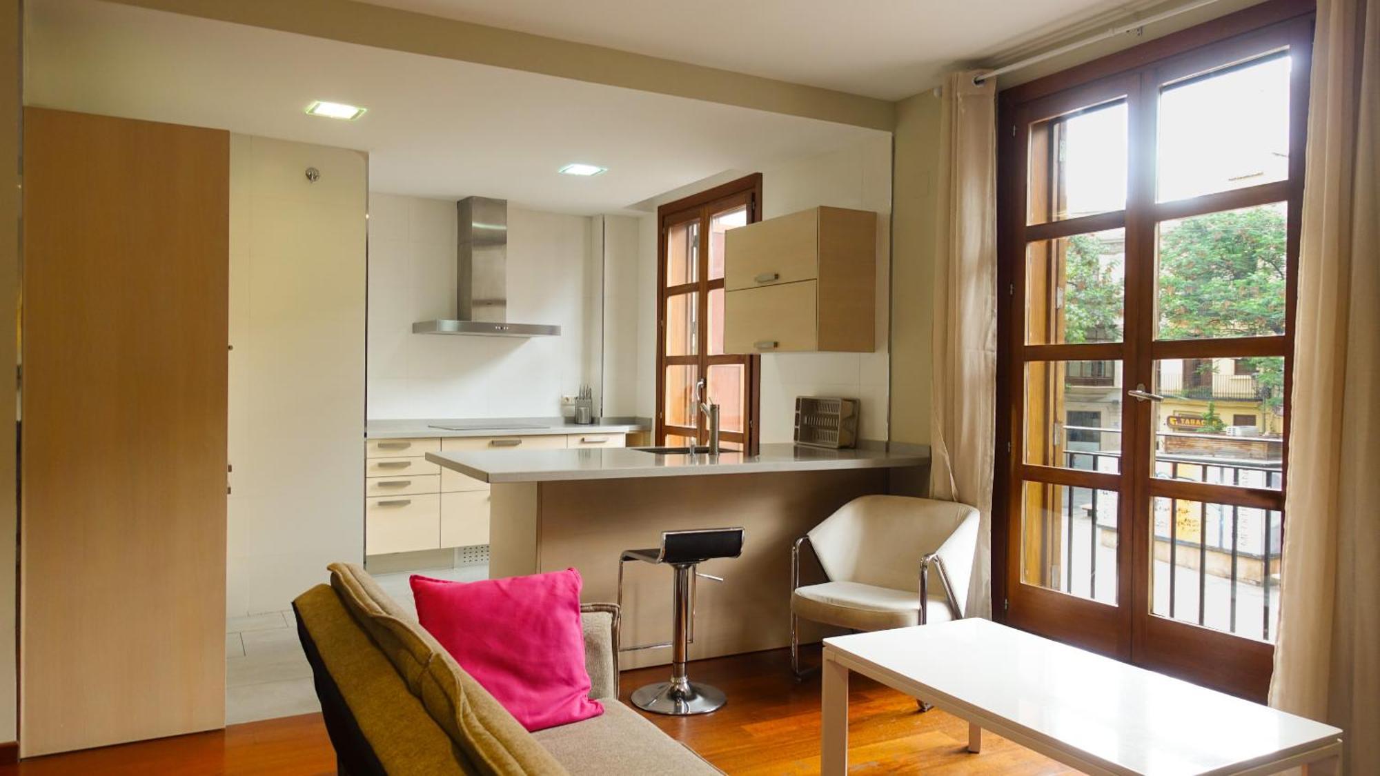 Apartamento de 1 dormitorio con balcón