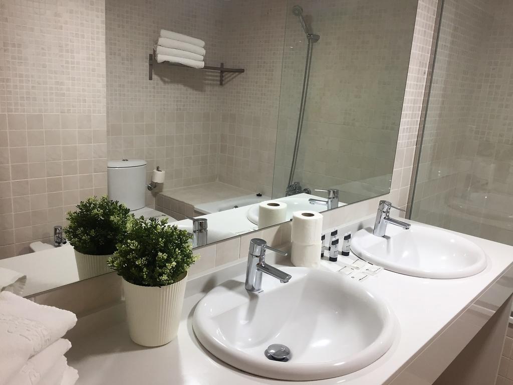 Two-Bedroom Apartment (6 Adults),464829765:JPEG