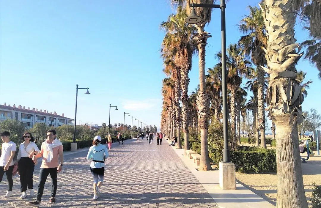 Habitacion A Metros De La Playa Con Cocina Y Wc Compartida, Terraza Y Zonas Comunes-1