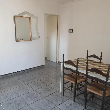 Apartment 400 Meters From The Beach-3