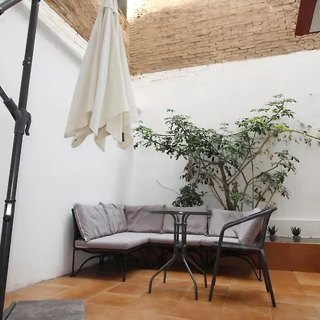 Increible Apartamento Con Terraza Al Lado De Torres De Quart-3
