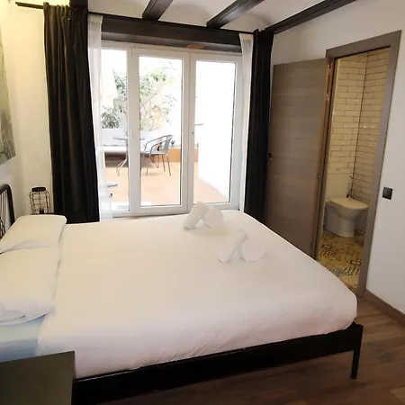 Increible Apartamento Con Terraza Al Lado De Torres De Quart-2