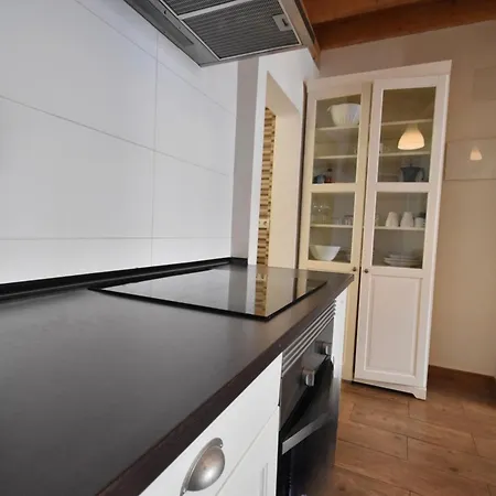 Apartamento en casa histórica en la playa-3
